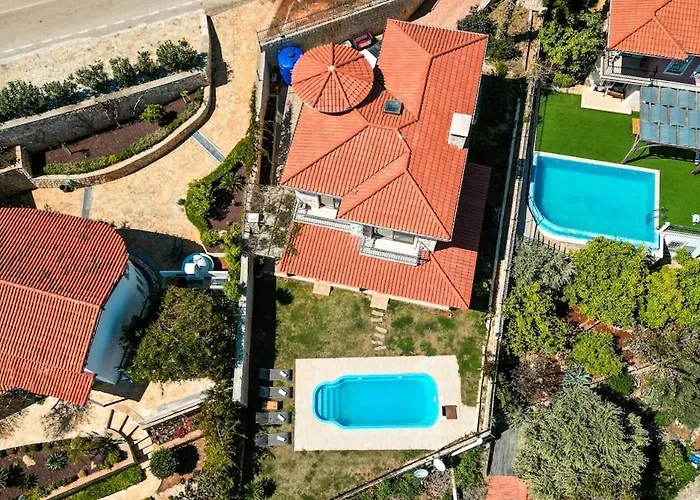 Location Zero To Meis In Villa